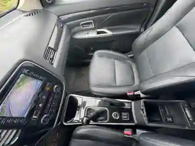 Mitsubishi Outlander 2017 - 15750 EUR, 185000 km - AUTO.MOTO.pt - 185000km - foto 10 de 15