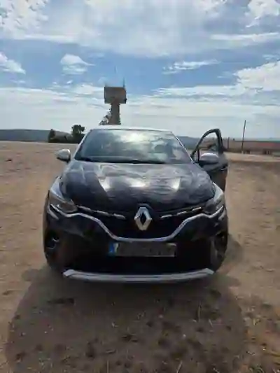 Renault Captur 2022 - 17500 EUR, 63000 km - AUTO.MOTO.pt - 63000km - foto 1 de 7