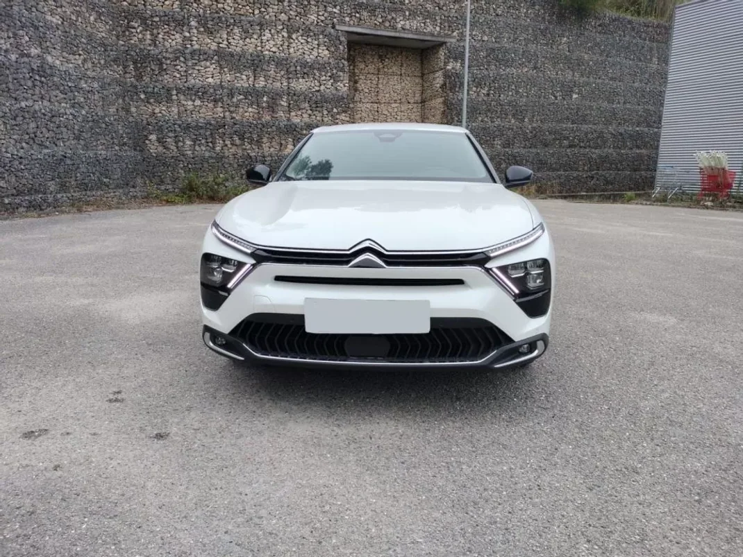 Citroën C5 X 2023 - 35000 EUR, 6500 km - AUTO.MOTO.pt - 6500km - foto 3 de 29