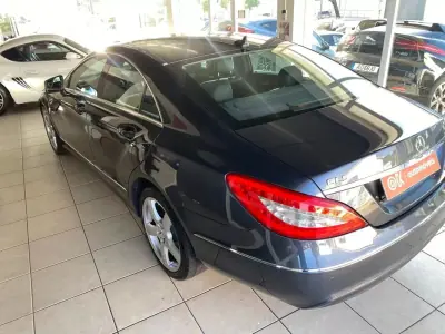 Mercedes-Benz CLS 250 2011 - 18500 EUR, 199900 km - AUTO.MOTO.pt - 199900km - foto 20 de 43