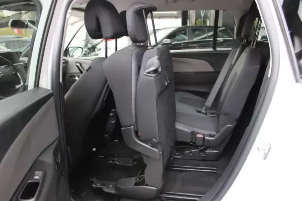 Citroën C4 Spacetourer 2019 - 15400 EUR, 143600 km - AUTO.MOTO.pt - 143600km - foto 10 de 30