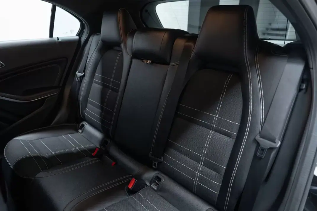 Mercedes-Benz A 180 2015 - 16950 EUR, 81000 km - AUTO.MOTO.pt - 81000km - foto 36 de 36