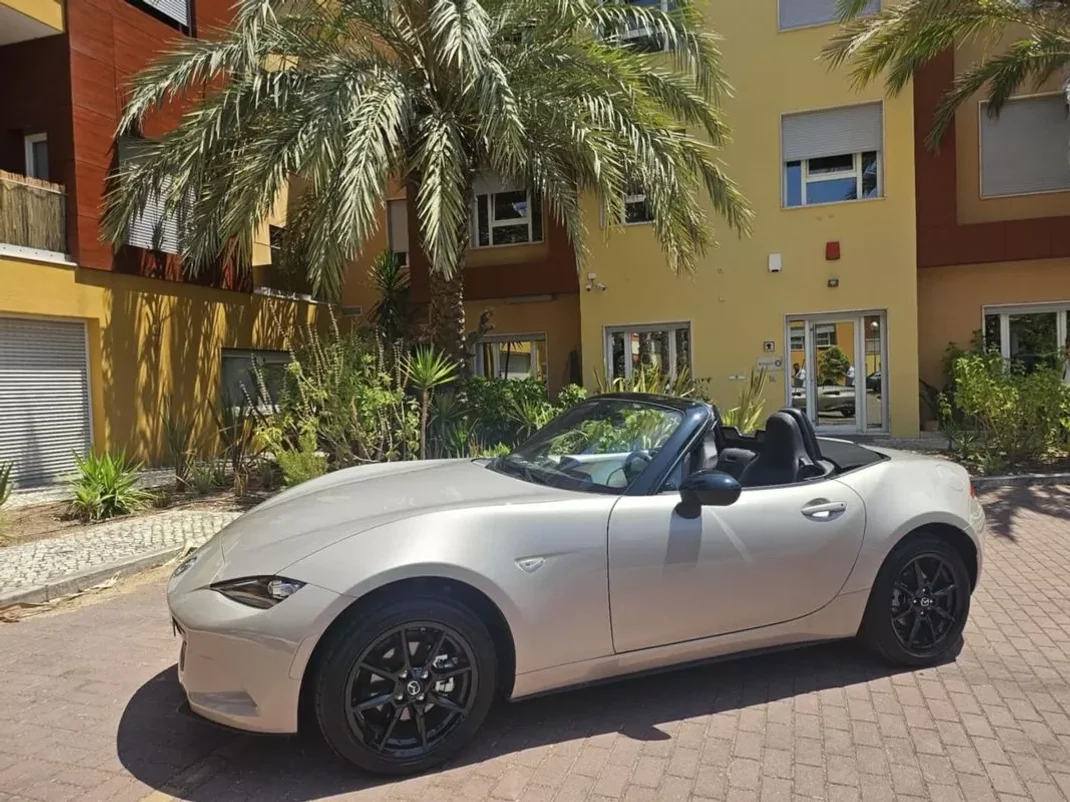 Mazda MX-5 2022 - 31480 EUR, 2900 km - AUTO.MOTO.pt - 2900km - foto 1 de 19