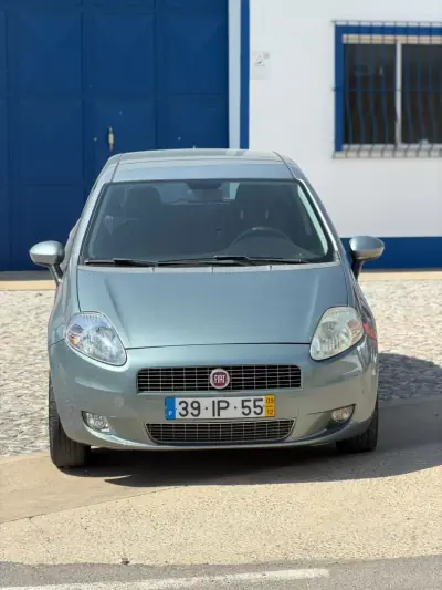 Fiat Punto 2009 - 5900 EUR, 59120 km - AUTO.MOTO.pt - 59120km - foto 3 de 9