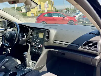 Renault Mégane Sport Tourer 2019 - 10999 EUR, 149000 km - 149000km - foto 6 de 22