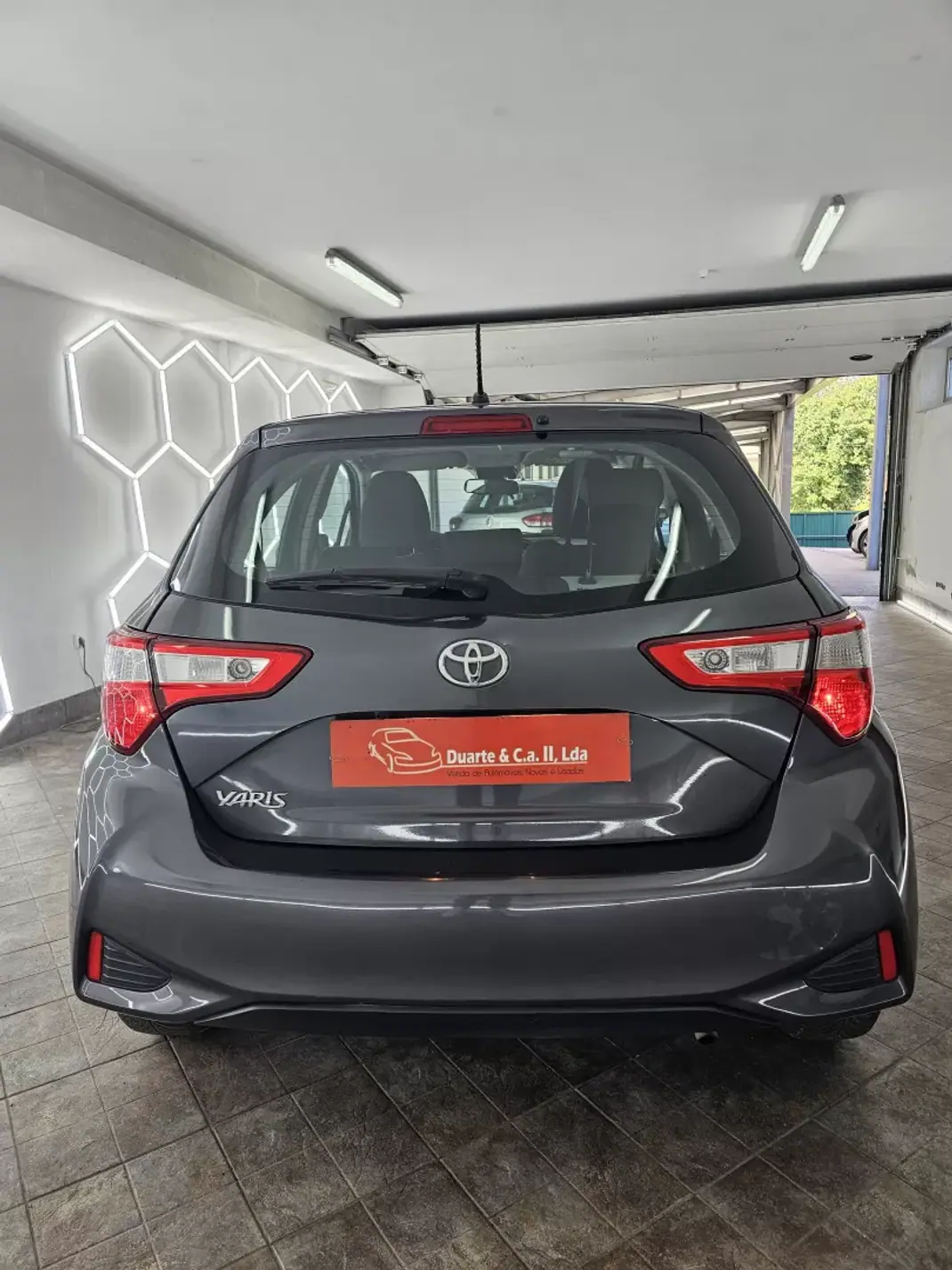 Toyota Yaris 2019 - 13650 EUR, 135421 km - AUTO.MOTO.pt - 135421km - foto 13 de 37