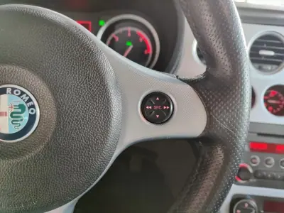 Alfa Romeo 159 Sportwagon 2008 - 7250 EUR, 221050 km - AUTO.MOTO.pt - 221050km - foto 26 de 37