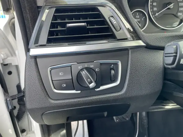 BMW 420 Gran Coupé 2015 - 19950 EUR, 221587 km - AUTO.MOTO.pt - 221587km - foto 29 de 37