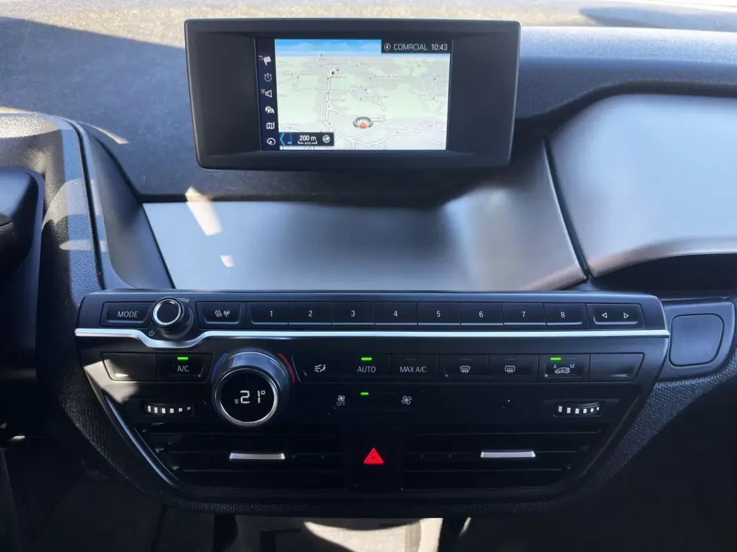 BMW i3 2020 - 22490 EUR, 92625 km - AUTO.MOTO.pt - 92625km - foto 17 de 29