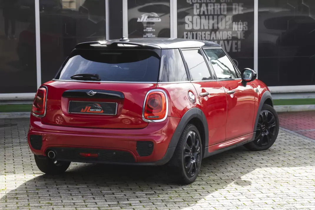 MINI Cooper 2015 - 14500 EUR, 211994 km - AUTO.MOTO.pt - 211994km - foto 27 de 31