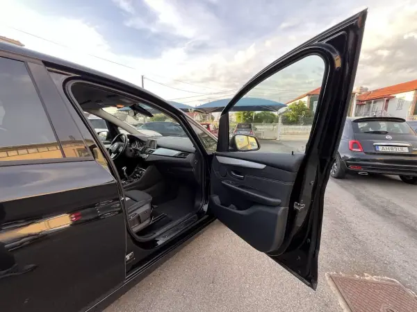 BMW 218 Gran Tourer 2016 - 15950 EUR, 200000 km - AUTO.MOTO.pt - 200000km - foto 31 de 51