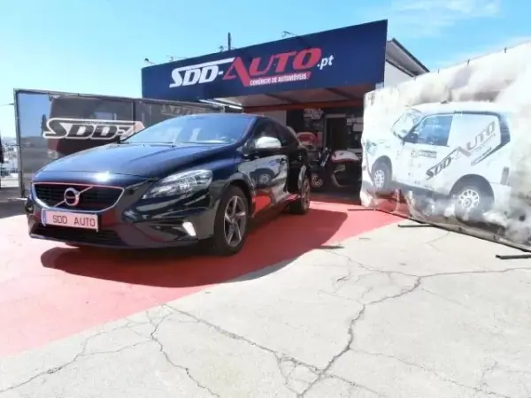 Volvo V40 2017 - 16800 EUR, 170641 km - AUTO.MOTO.pt - 170641km - foto 2 de 41