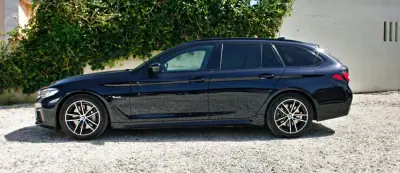 BMW 530e 2022 - 44900 EUR, 52332 km - AUTO.MOTO.pt - 52332km - foto 17 de 46