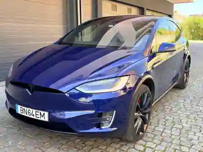 Tesla Model X 2018 - 36300 EUR, 176000 km - 176000km - foto 8 de 15