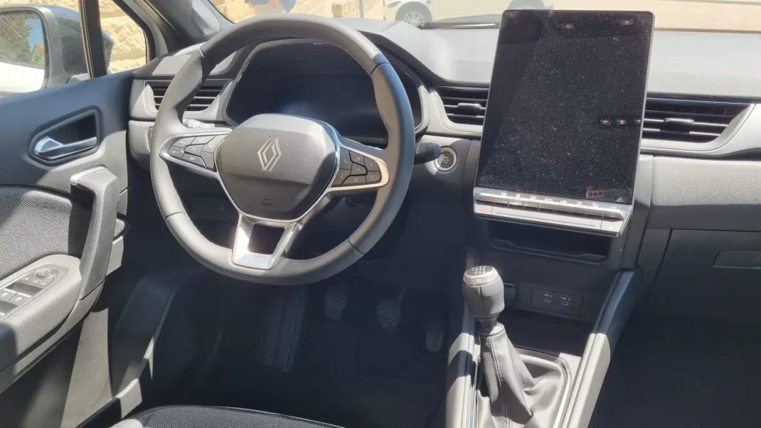Renault Captur 2025 - 24000 EUR, 10335 km - AUTO.MOTO.pt - 10335km - foto 16 de 36