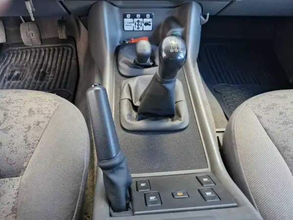 Land Rover Discovery 1998 - 23990 EUR, 193294 km - AUTO.MOTO.pt - 193294km - foto 20 de 28