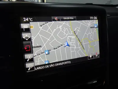 Peugeot 2008 2017 - 11750 EUR, 65000 km - AUTO.MOTO.pt - 65000km - foto 22 de 27