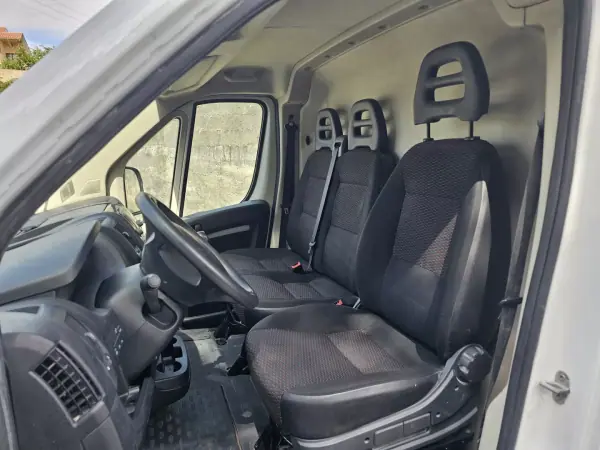 Peugeot BOXER 2.0 BlueHDi 435 L4H2 Premium 2020 - 20350 EUR, 126369 km - AUTO.MOTO.pt - 126369km - foto 16 de 40