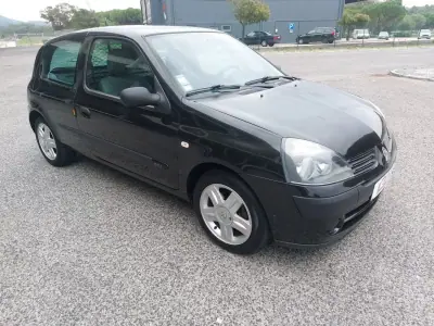 Renault Clio 2004 - 2990 EUR, 268181 km - AUTO.MOTO.pt - 268181km - foto 7 de 16