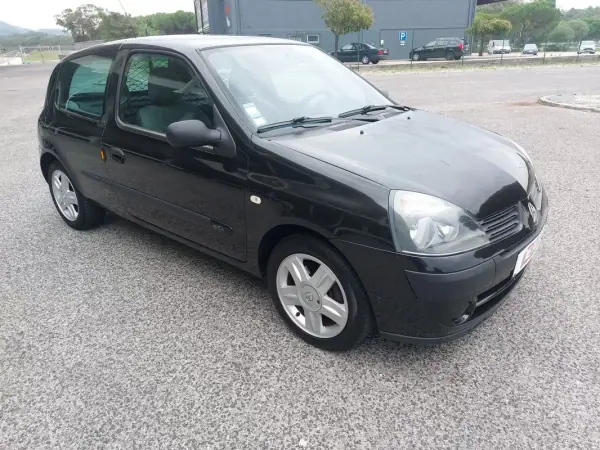 Renault Clio 2004 - 1950 EUR, 268181 km - AUTO.MOTO.pt - 268181km - foto 7 de 16