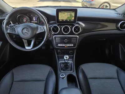 Mercedes-Benz CLA 180 2016 - 16990 EUR, 169000 km - AUTO.MOTO.pt - 169000km - foto 20 de 33