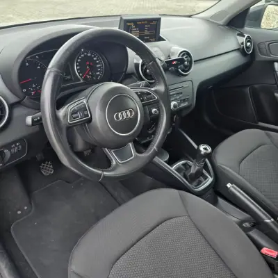 Audi A1 Sportback 2014 - 13750 EUR, 148778 km - AUTO.MOTO.pt - 148778km - foto 10 de 18