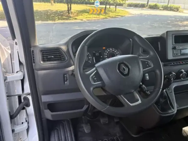 Renault Master 2024 - 35250 EUR, 16200 km - AUTO.MOTO.pt - 16200km - foto 5 de 10