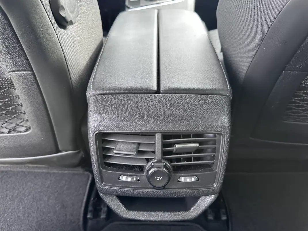 Peugeot 3008 2019 - 17900 EUR, 180000 km - AUTO.MOTO.pt - 180000km - foto 51 de 62