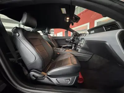 Ford Mustang 2015 - 39990 EUR, 71730 km - AUTO.MOTO.pt - 71730km - foto 15 de 26
