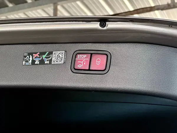 Mercedes-Benz C 300 2023 - 42900 EUR, 42950 km - AUTO.MOTO.pt - 42950km - foto 9 de 33