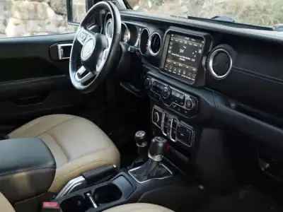 Jeep Wrangler Unlimited 2019 - 62900 EUR, 123841 km - AUTO.MOTO.pt - 123841km - foto 13 de 15