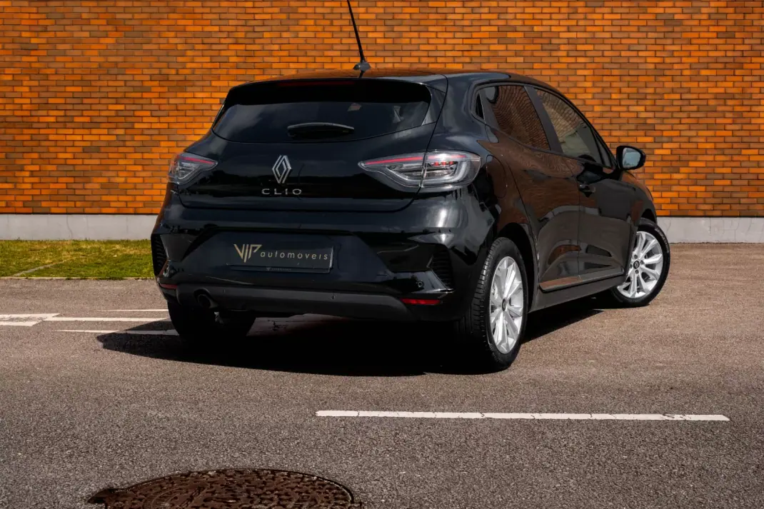 Renault Clio 2024 - 16950 EUR, 38060 km - AUTO.MOTO.pt - 38060km - foto 3 de 16