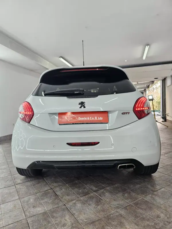 Peugeot 208 2015 - 16650 EUR, 121757 km - AUTO.MOTO.pt - 121757km - foto 18 de 38