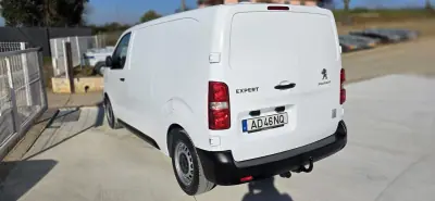 Peugeot 2019 - 16900 EUR, 130000 km - AUTO.MOTO.pt - 130000km - foto 4 de 11