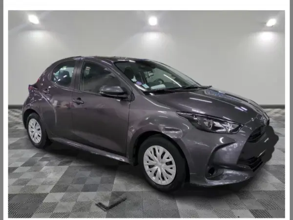 Toyota Yaris 2021 — photo 3 of 14
