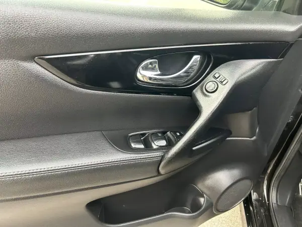 Nissan Qashqai 2015 - 18500 EUR, 152000 km - AUTO.MOTO.pt - 152000km - foto 9 de 12