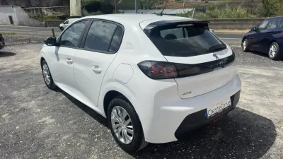 Peugeot 208 2023 - 13800 EUR, 100000 km - AUTO.MOTO.pt - 100000km - foto 6 de 18