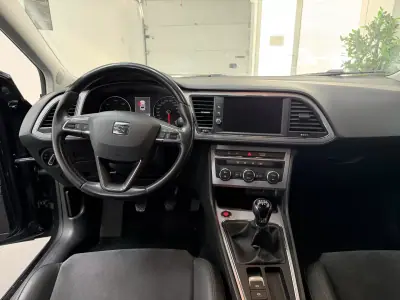 SEAT Leon ST 2017 - 10990 EUR, 147000 km - AUTO.MOTO.pt - 147000km - foto 10 de 22