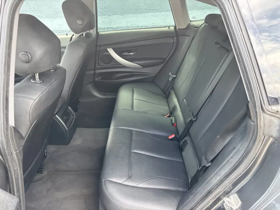 BMW 318 Gran Turismo 2014 - 11990 EUR, 280000 km - 280000km - foto 25 de 26