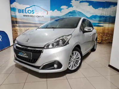 Peugeot 208 2018 - 9750 EUR, 81000 km - AUTO.MOTO.pt - 81000km - foto 2 de 26