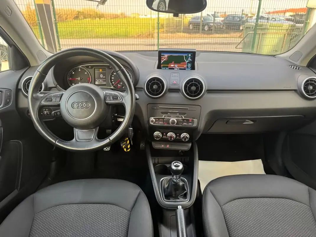 Audi A1 Sportback 2015 - 13490 EUR, 189500 km - AUTO.MOTO.pt - 189500km - foto 5 de 30