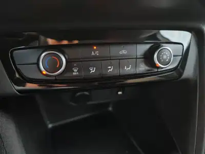 Opel Corsa 2020 - 15990 EUR, 140000 km - AUTO.MOTO.pt - 140000km - foto 21 de 31