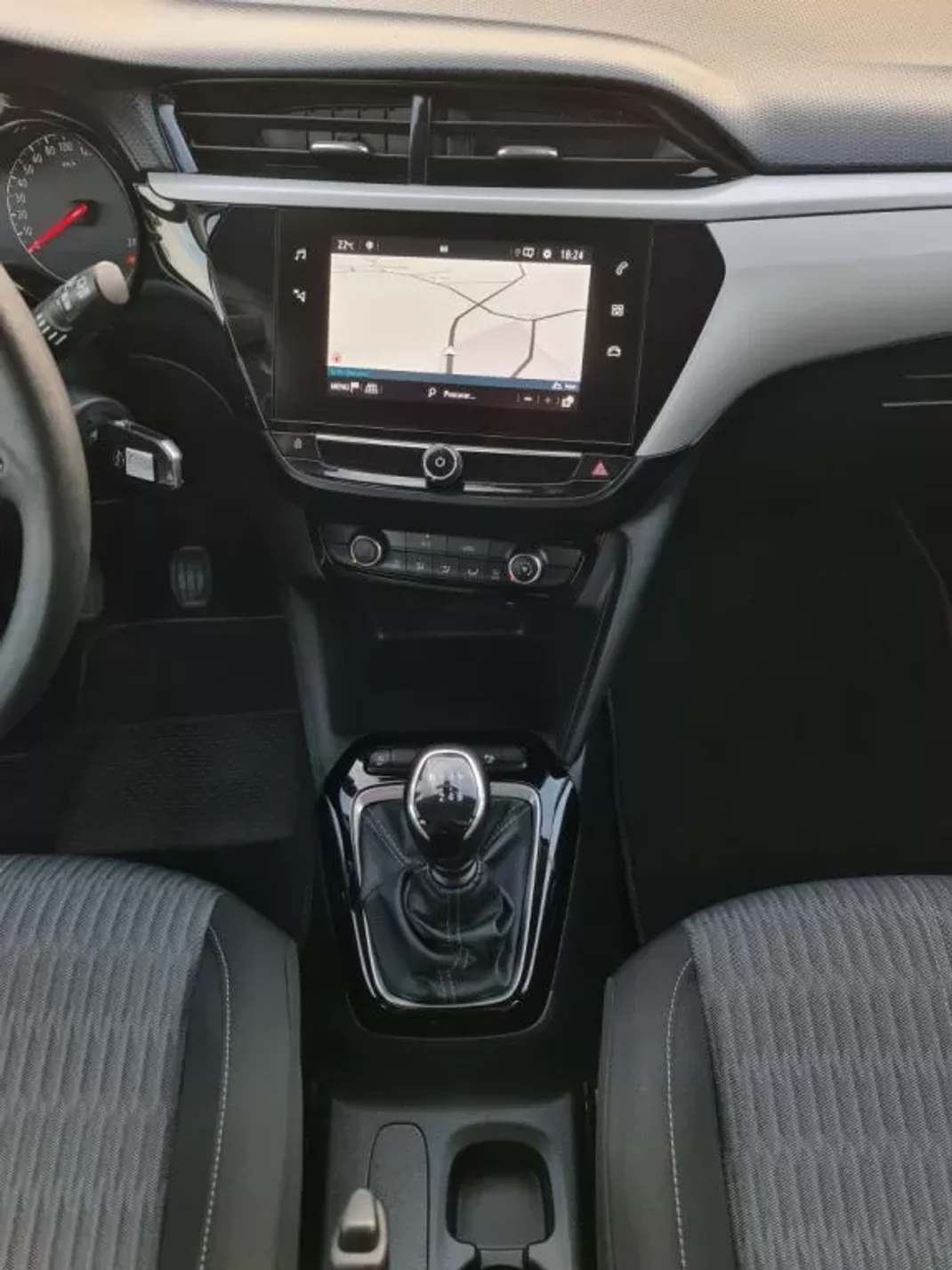 Opel Corsa 2020 - 15990 EUR, 140000 km - AUTO.MOTO.pt - 140000km - foto 22 de 31