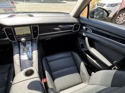 Porsche Panamera 2012 - 32900 EUR, 194000 km - AUTO.MOTO.pt - 194000km - foto 28 de 32