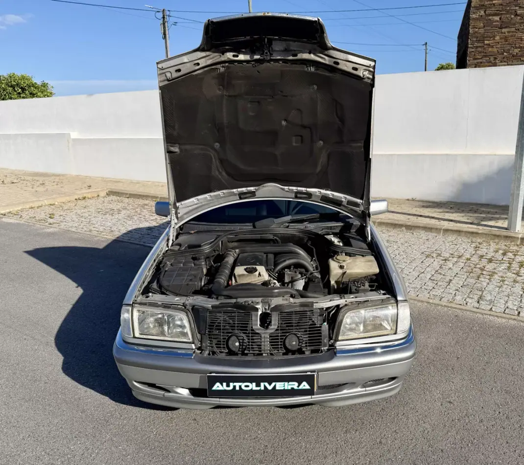 Mercedes-Benz C 250 1998 - 5500 EUR, 295879 km - AUTO.MOTO.pt - 295879km - foto 8 de 15
