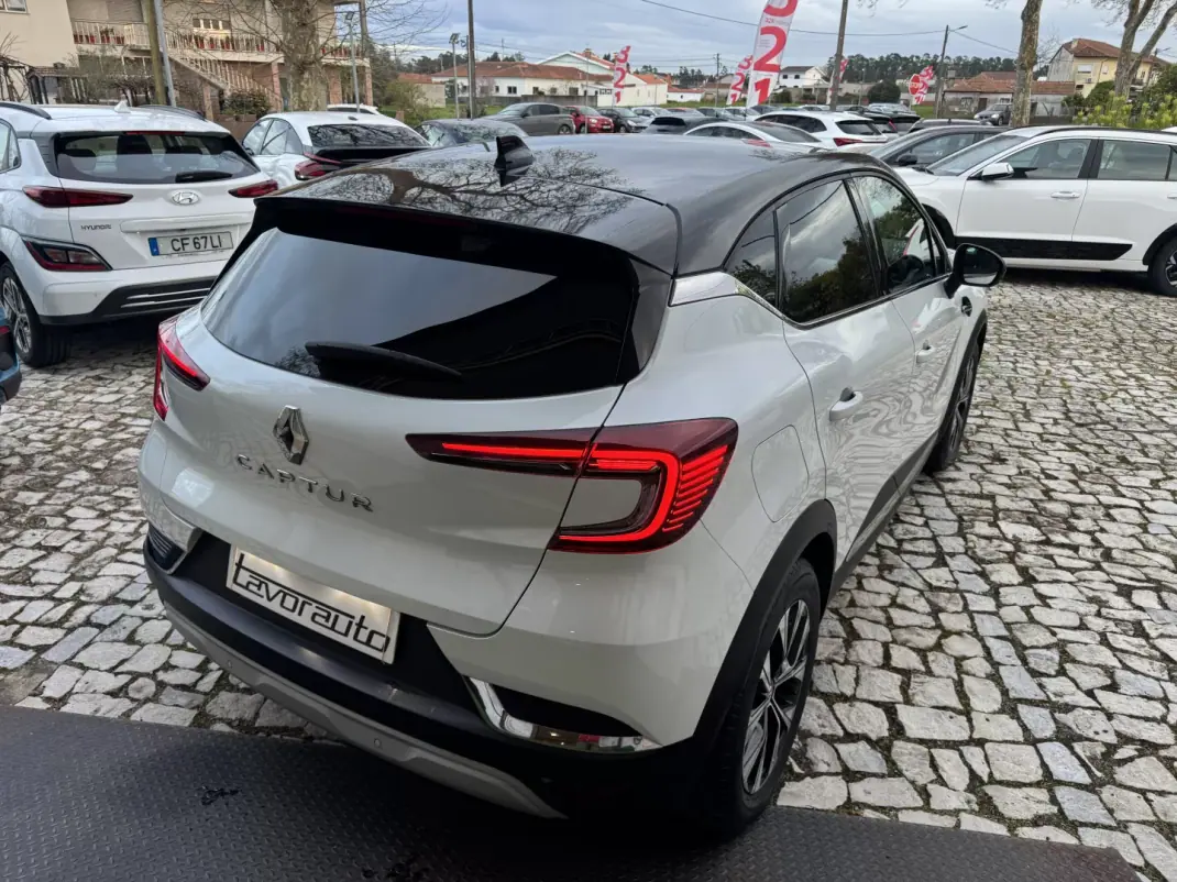 Renault Captur 2023 - 18500 EUR, 103000 km - AUTO.MOTO.pt - 103000km - foto 7 de 48