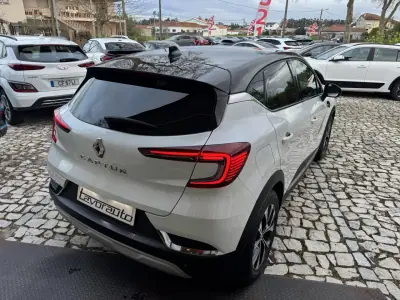 Renault Captur 2023 - 18500 EUR, 103000 km - AUTO.MOTO.pt - 103000km - foto 7 de 48