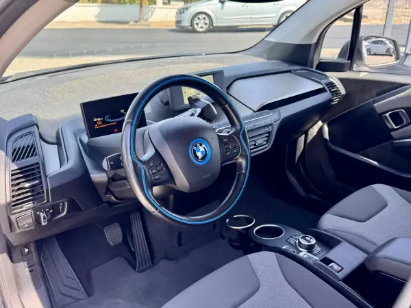 BMW i3 2018 - 17500 EUR, 68000 km - AUTO.MOTO.pt - 68000km - foto 9 de 20