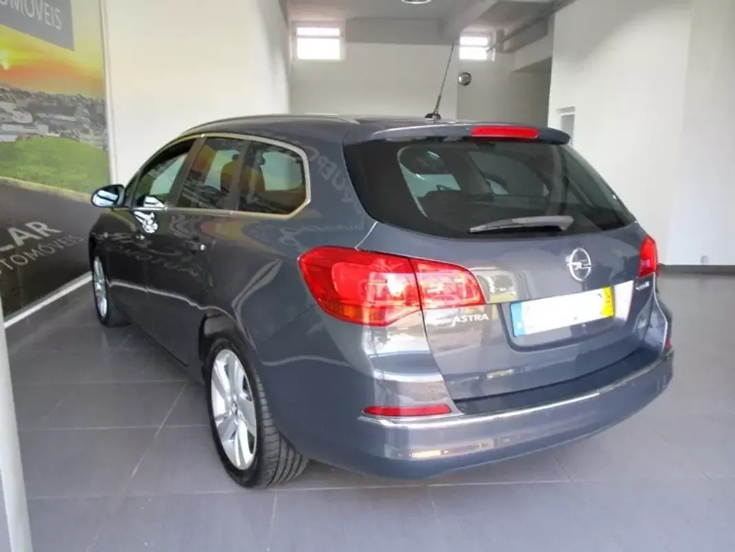 Opel Astra Sports Tourer 2016 - 7490 EUR, 250000 km - AUTO.MOTO.pt - 250000km - foto 8 de 49