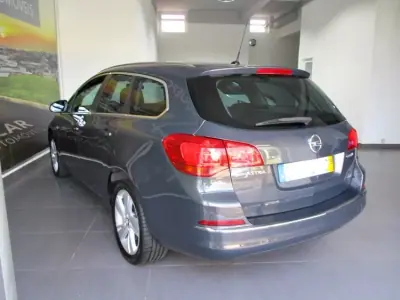Opel Astra Sports Tourer 2016 - 7490 EUR, 250000 km - AUTO.MOTO.pt - 250000km - foto 8 de 49